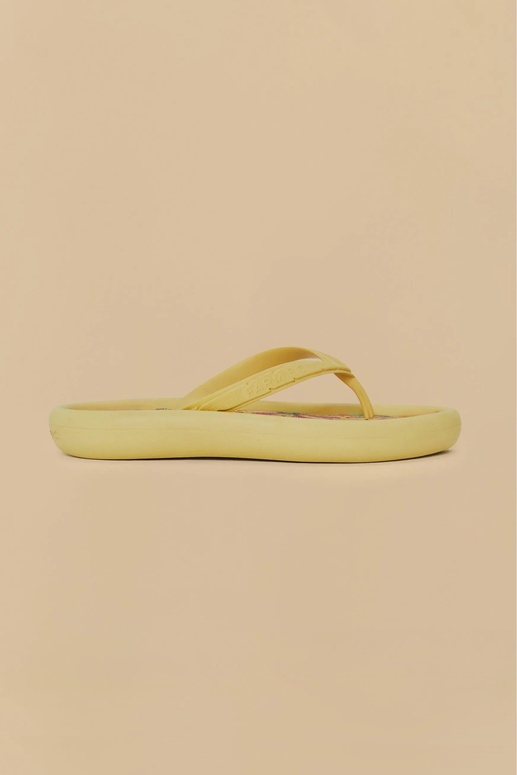 9402 | Chinelo